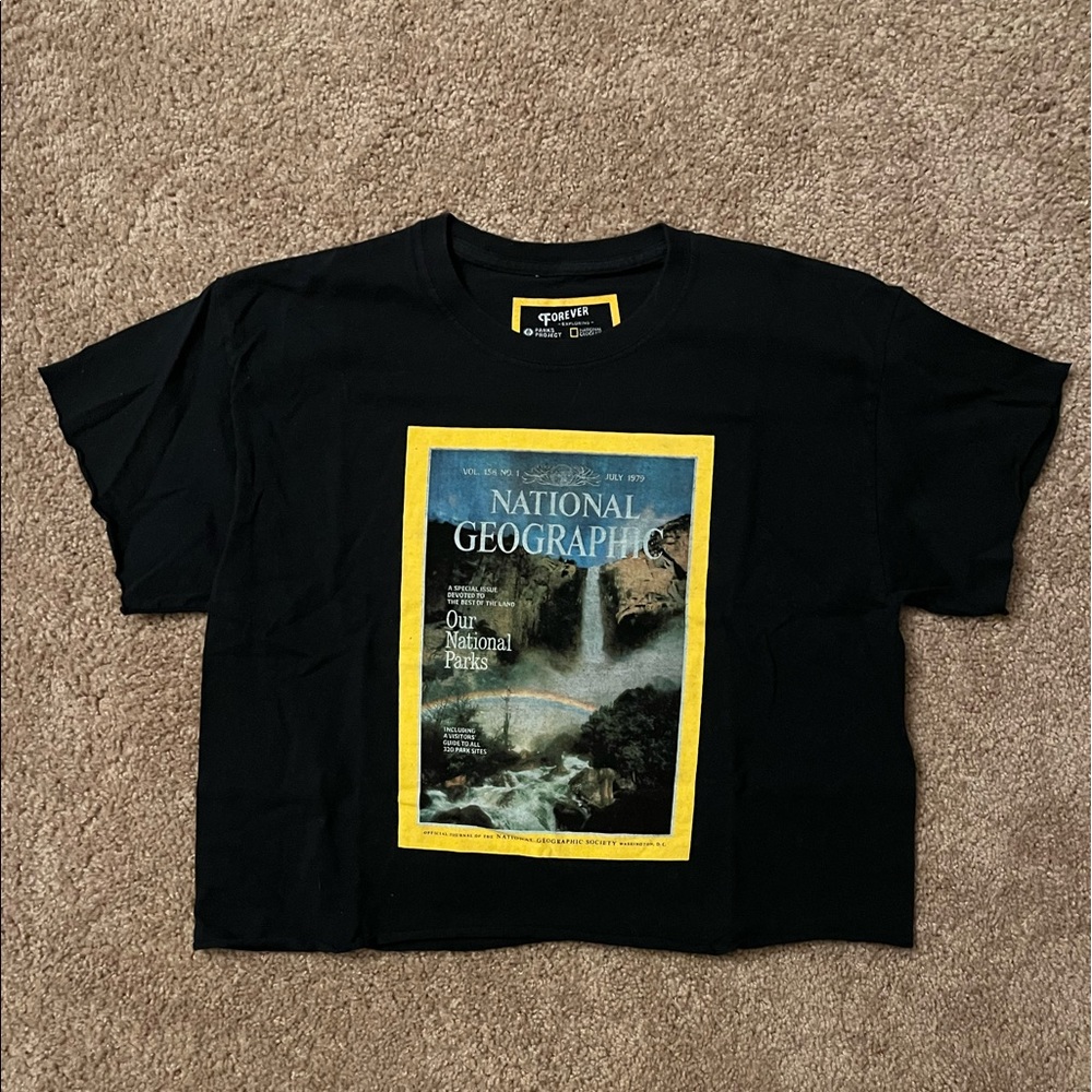 National Geographic cropped tshirt